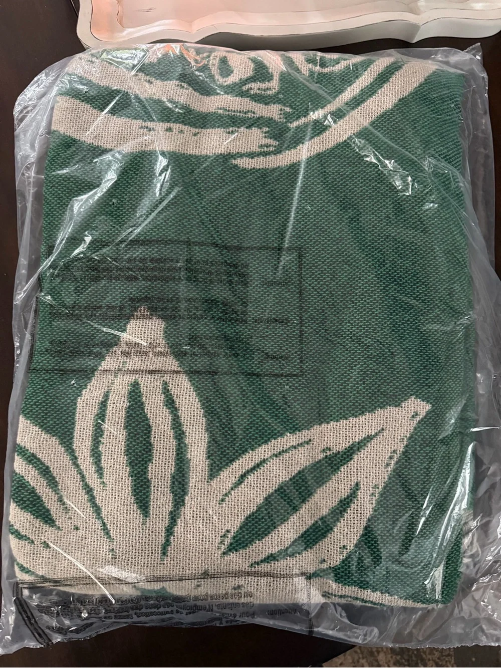 Pura reversible jacquard